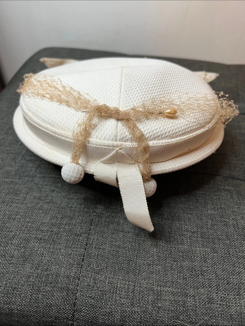 N/A elegant cream